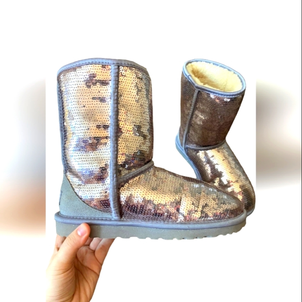 Sparkle Violet Ugg Boots (Size 6)